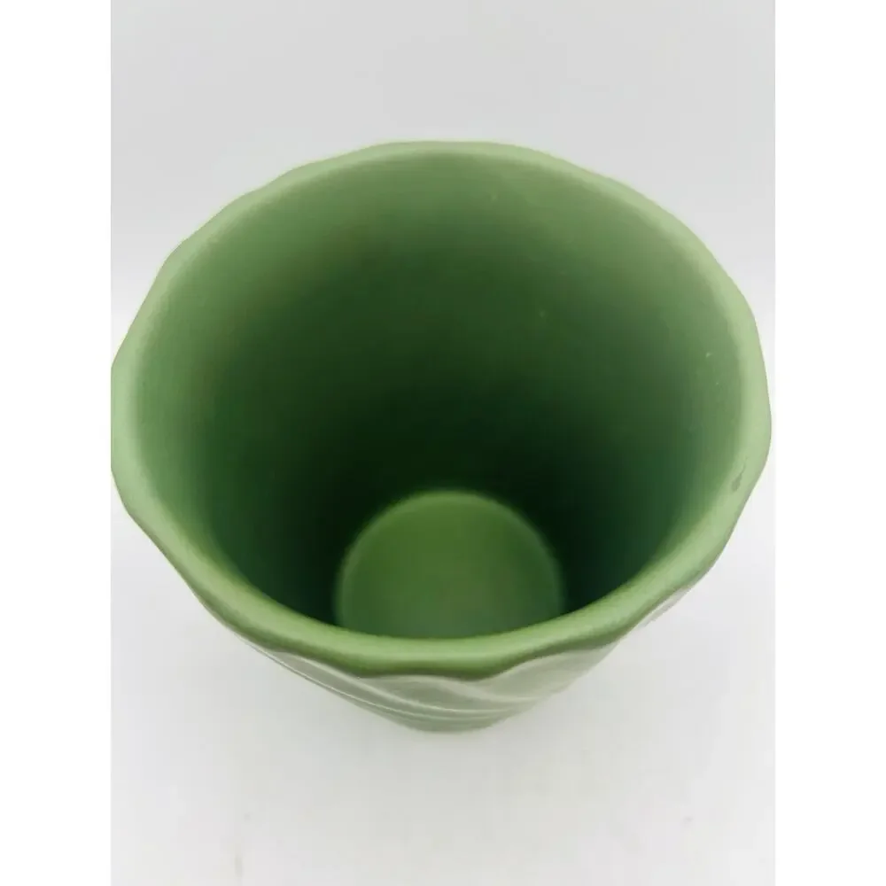 1950s Bauer Pottery. Vintage Swirl.